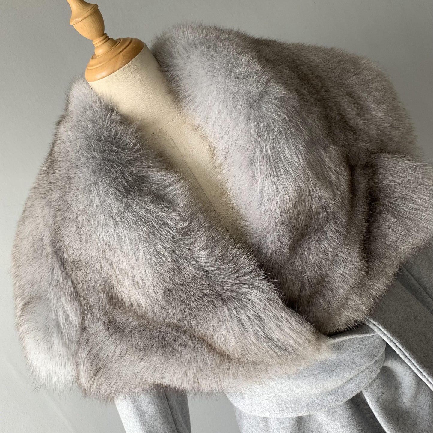 Jaxmonoy Modern Style Cashmere Coat With Luxurious Real Fox Fur Collar