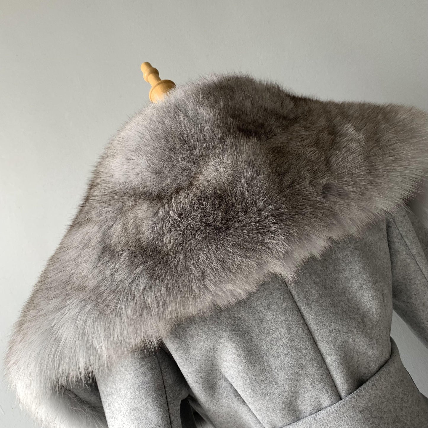 Jaxmonoy Modern Style Cashmere Coat With Luxurious Real Fox Fur Collar